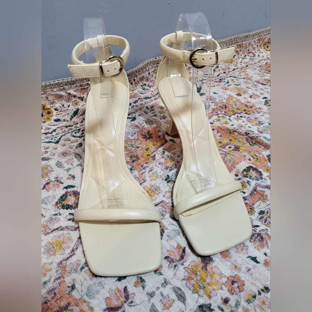 Zara New Size 8 Elegant Cream Ankle Strap Skinny Block Heel Sandals EU 39